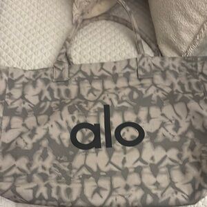 ALO Yoga Gray Women's Tote Bag